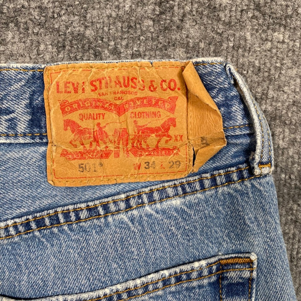 Levis 501 Original Fit Jeans Mens 34x29 Light Wash Distressed Button Fly Blue - Picture 7 of 9